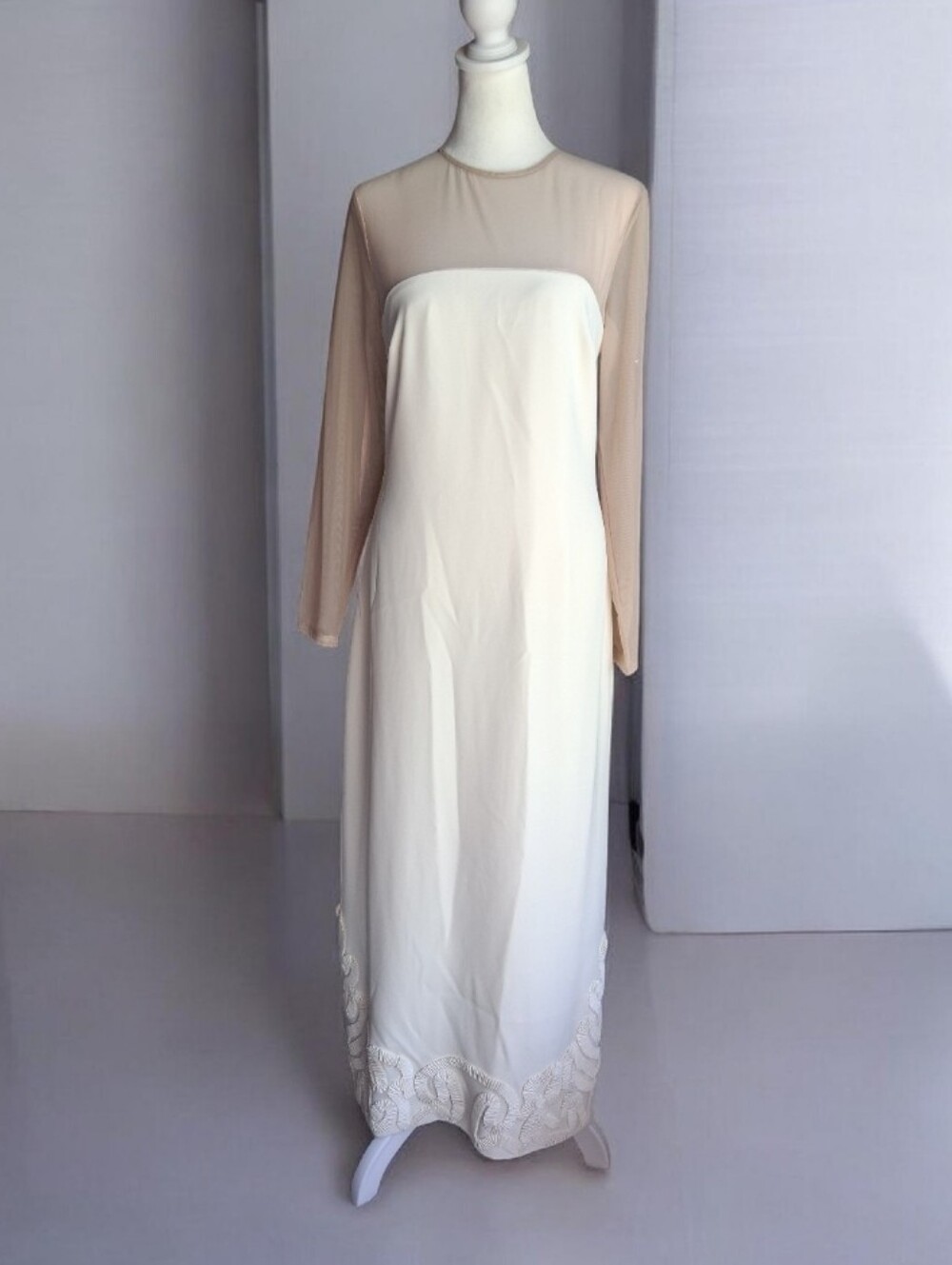 ANTONIO MELANI Ivory White Maxi Dress with Textured Ribbon Applique 6